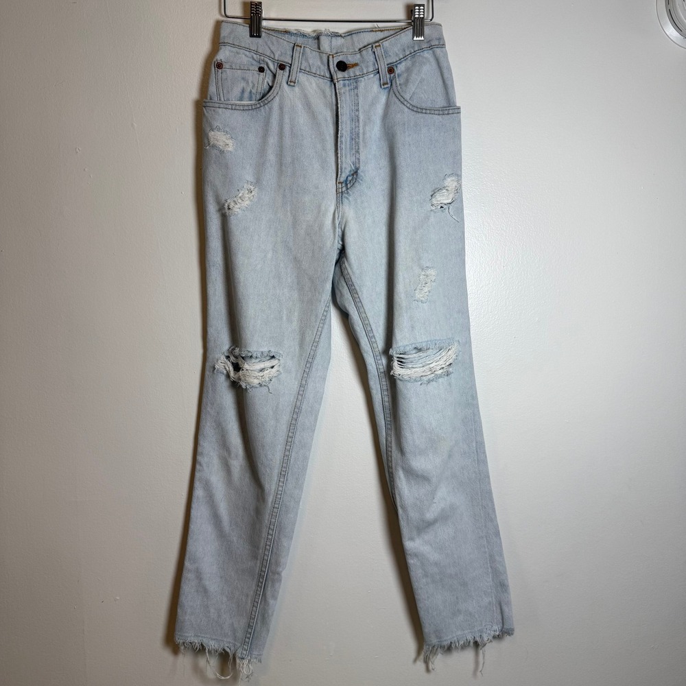 Levi's 550 Jeans Light Wash Distressed Frayed Hem Womens Size‎ 36x32